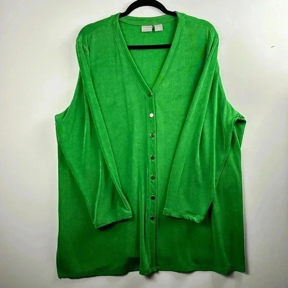 EUC CHICO’S GREEN TOP W/GOLD TONE BUTTON SX  4 USA SZ  20/22 long sleeve v neck - Picture 1 of 4